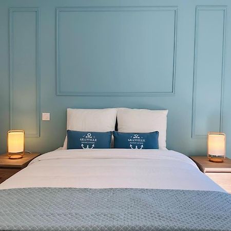 Appartement Au Coeur De Granville Bagian luar foto