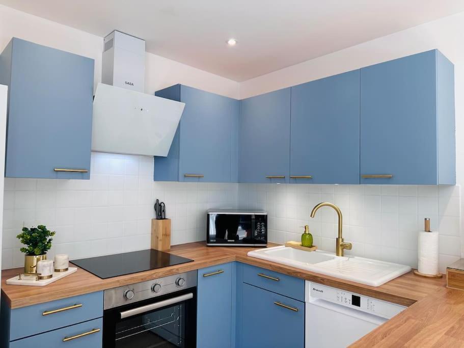 Appartement Au Coeur De Granville Bagian luar foto