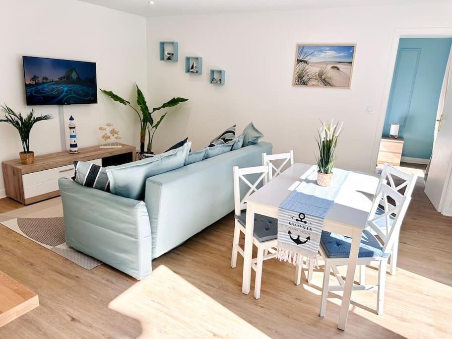 Appartement Au Coeur De Granville Bagian luar foto